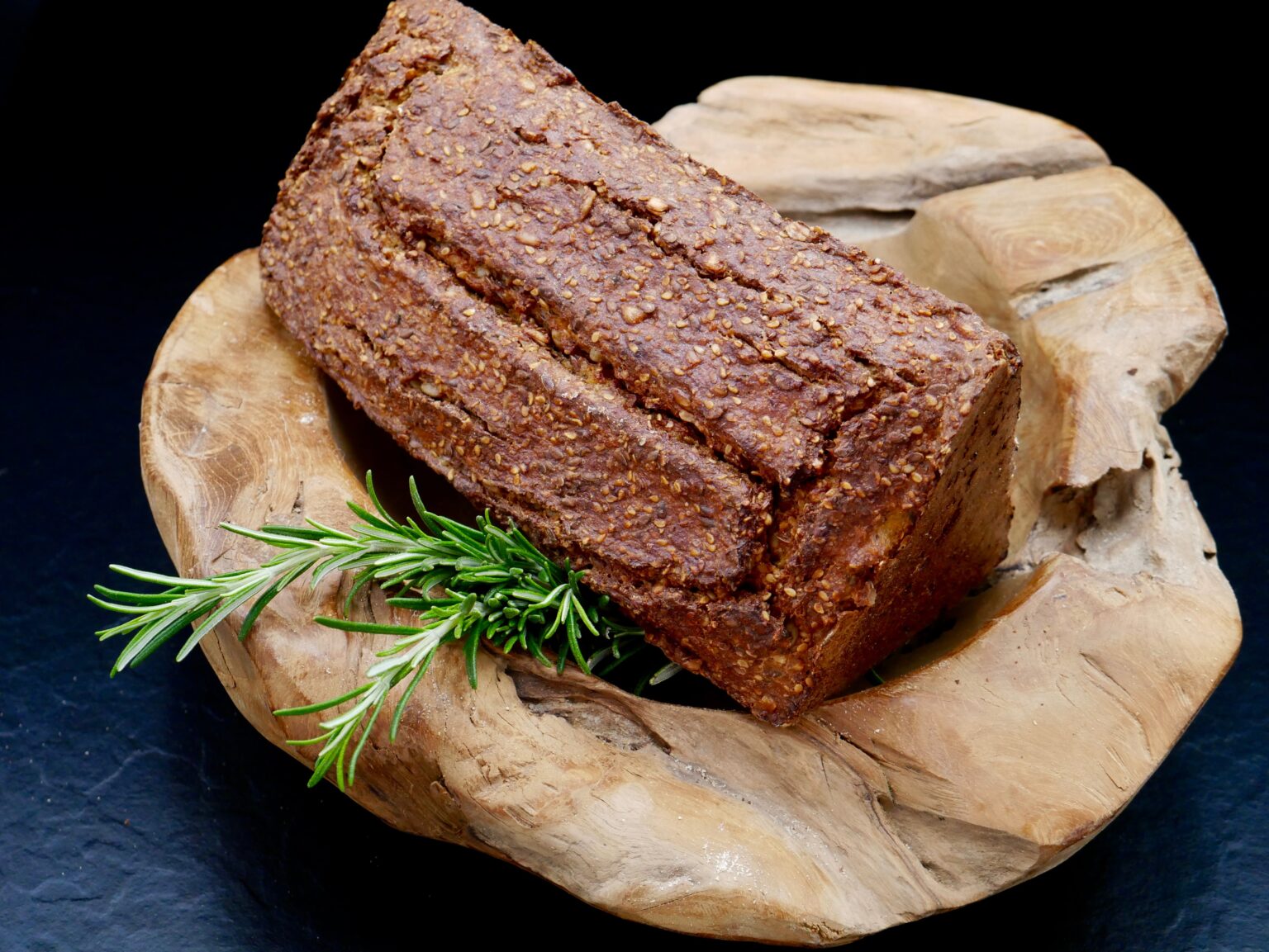 Low Carb Brot | Brot Schwarz