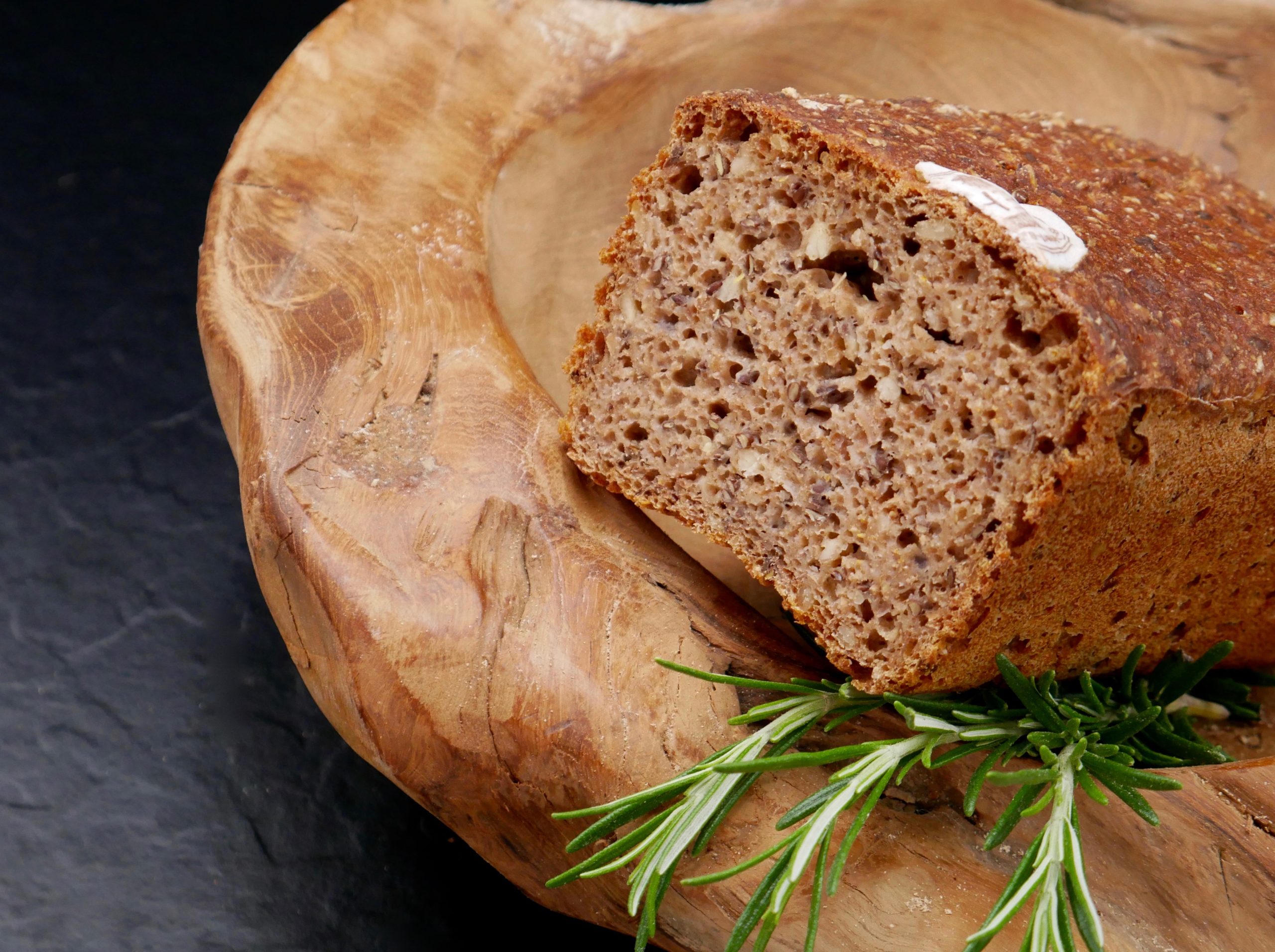 Roggen-Grob-Schrot-Brot Vollkorn | Brot Schwarz